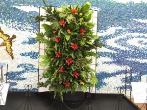 2015年【各務原市役所新春ディスプレイ】観葉植物を大胆に使ってフュージョンで壁面緑化